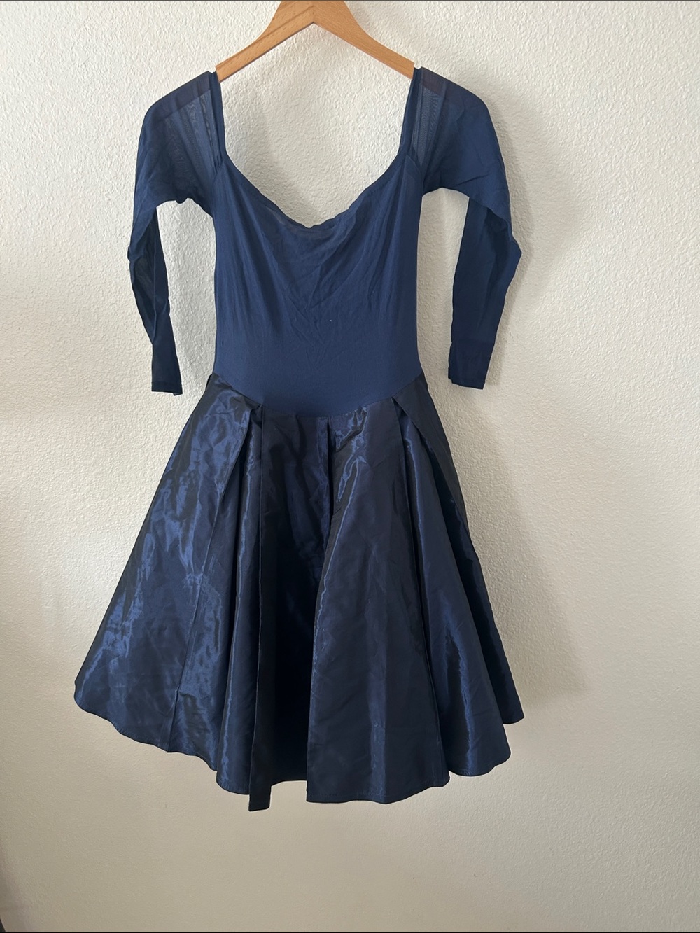 Vintage Made in Paris Dress - Picture 3 of 4